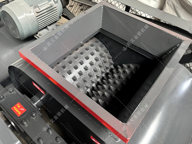 采購(gòu)雙齒輥破碎機(jī)必問的7個(gè)問題！少問一個(gè)都可能被坑？