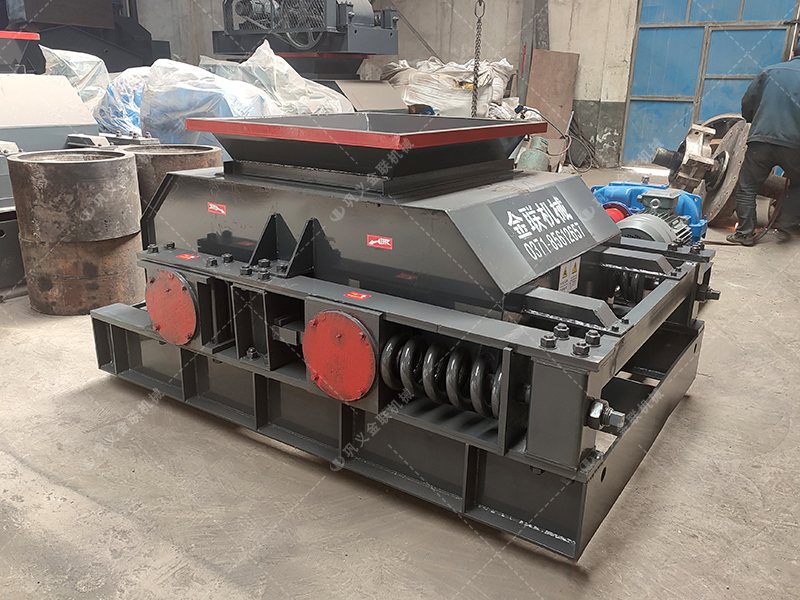 雙齒輥破碎機處理含雜原煤:專業(yè)優(yōu)勢究竟比傳統(tǒng)設(shè)備強在哪? 雙齒輥破碎機處理含雜原煤:專業(yè)優(yōu)勢究竟比傳統(tǒng)設(shè)備強在哪?